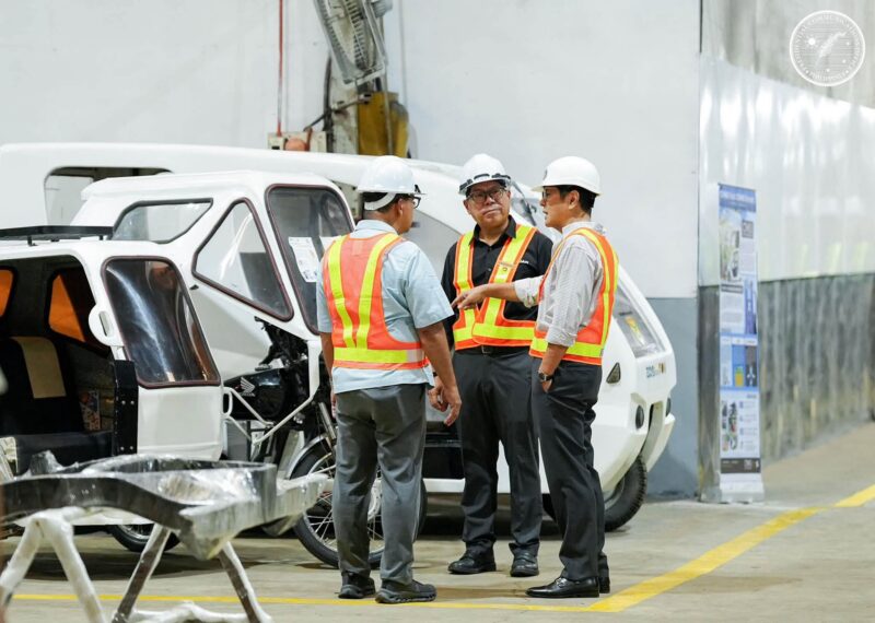 Image for Philippine President Pushes Local Production of Electric Tricycles, Jeepneys
