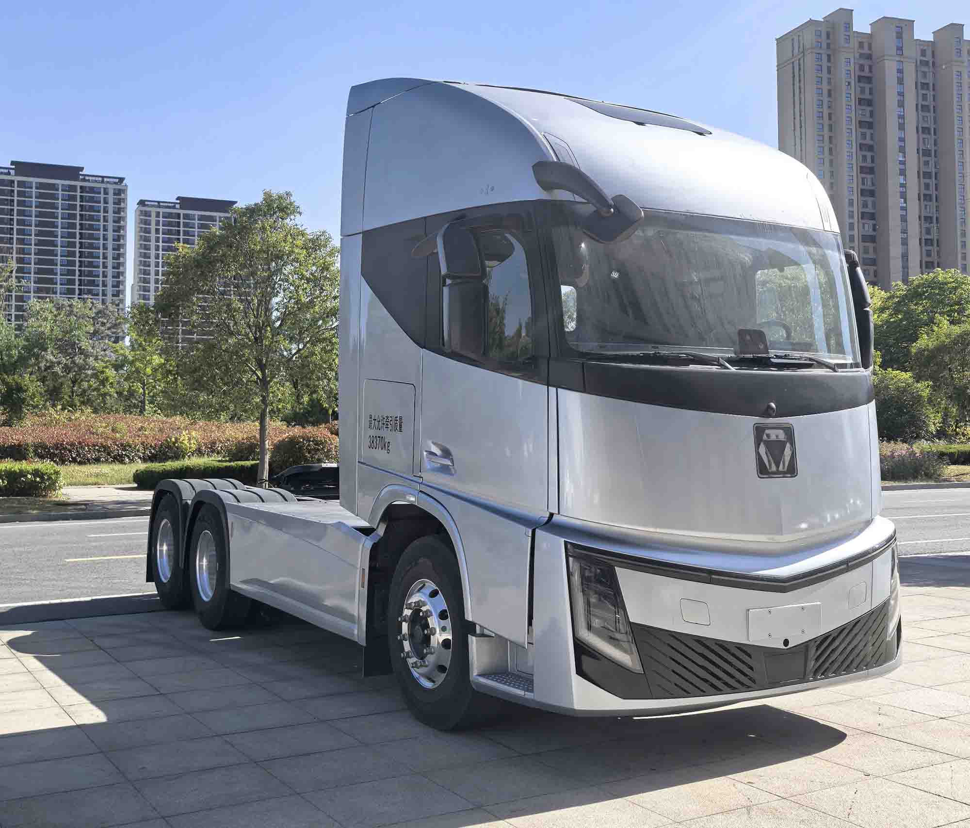 徐工纯电动半挂牵引车申报：双电机驱动 能否抢占商用车市场？ 配图