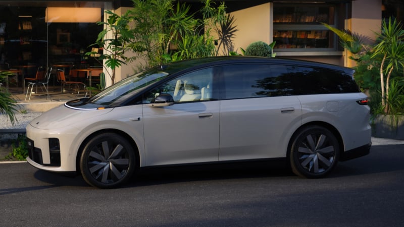 Image for Li Auto launches the RWD i8 crossover to fight sluggish sales