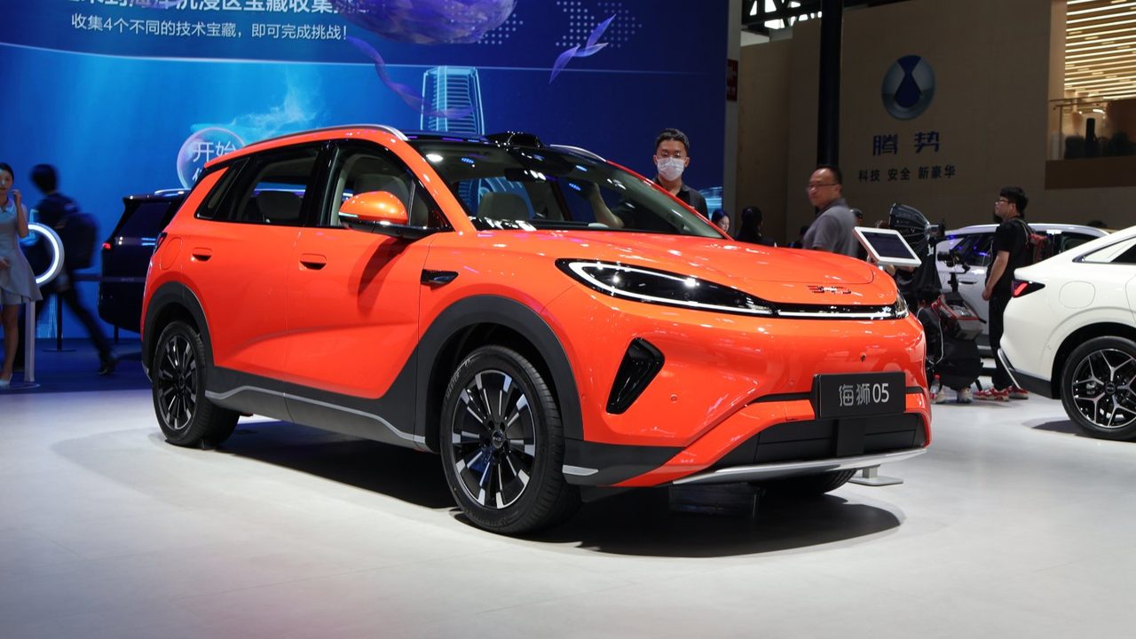 Image for BYD needs 3 assembly plants and 1 battery factory for long-term European expansion, adviser says
