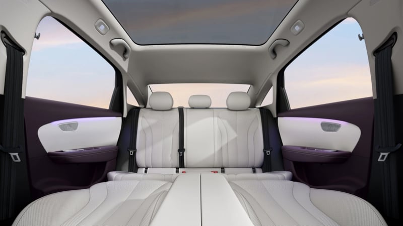 The double-bed configuration of the M6