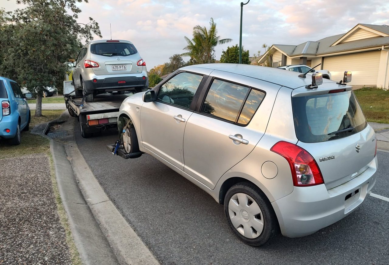 Swifty towed away. Photo courtesy Karryn Warren.