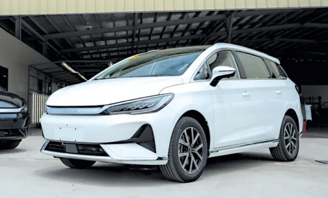 Test Drive: BYD eMAX7 & the Quiet Shock of an Electric Future for the Soccer Mom