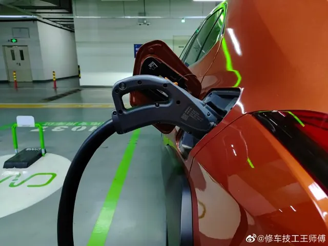 40万以上SUV怎么选？新能源与传统豪华对比