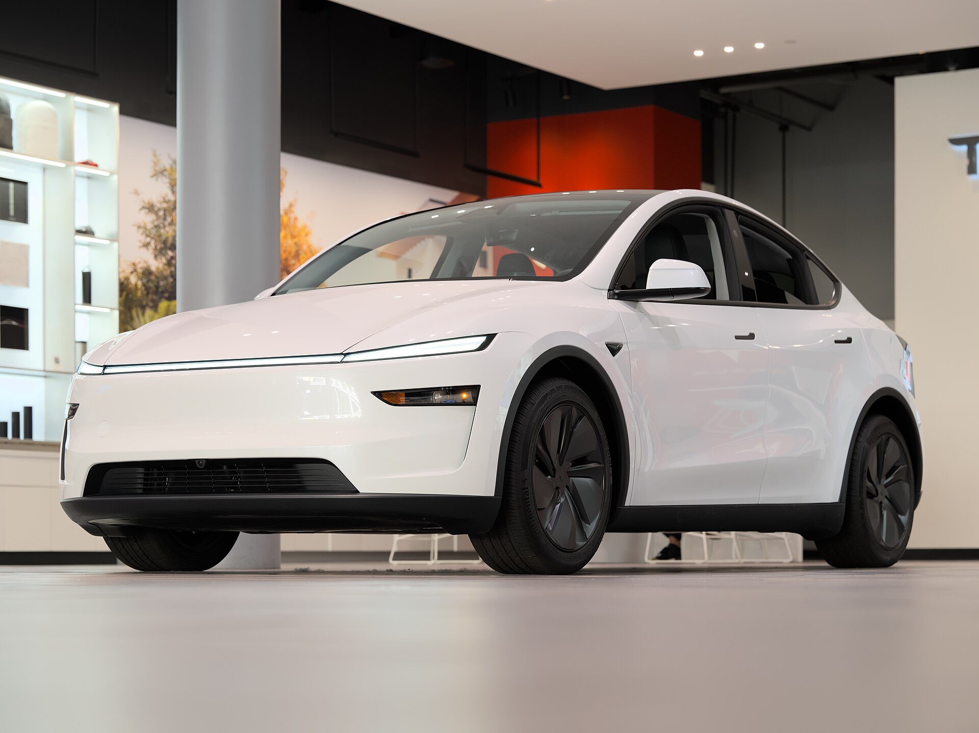 2026款特斯拉Model Y中型纯电SUV前侧外观